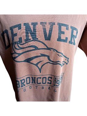Large Denver Broncos T-shirt Football NFL Team Apparel Pink Distressed Pink